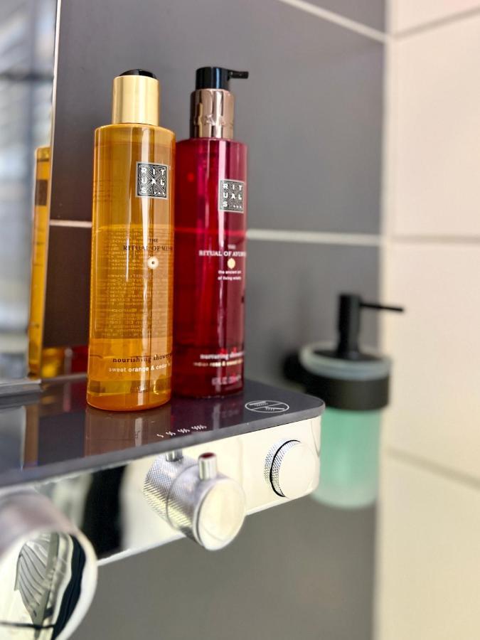 Suiteangel - Luxury Design Condo With Free Garage Budapeşte Dış mekan fotoğraf